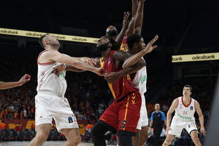 莱万多夫斯基续约拜仁，效力达到新高度，莱万多夫斯基转会拜仁多少钱